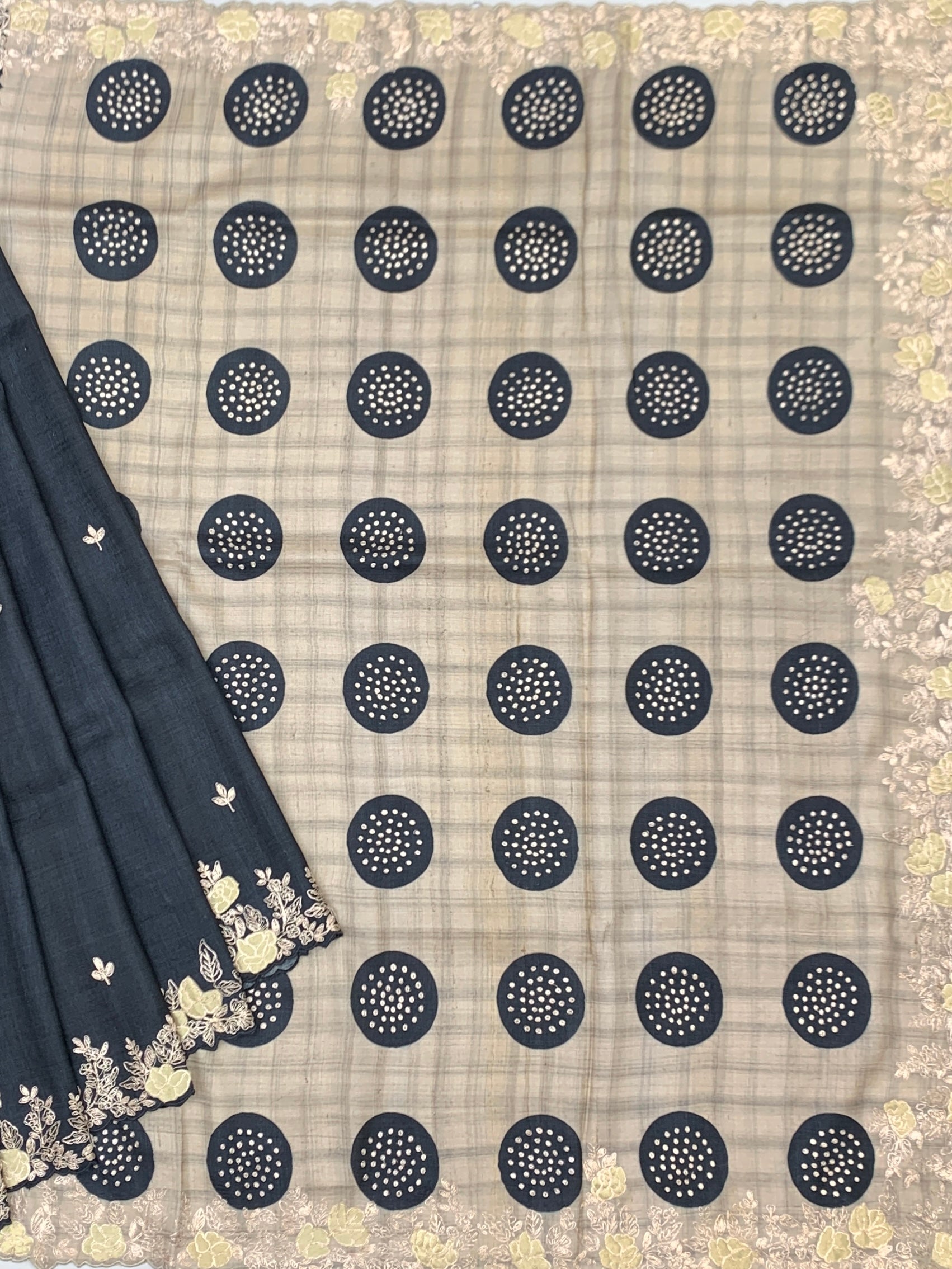 Midnight Medallion: Scalloped Floral Tussar Silk Saree