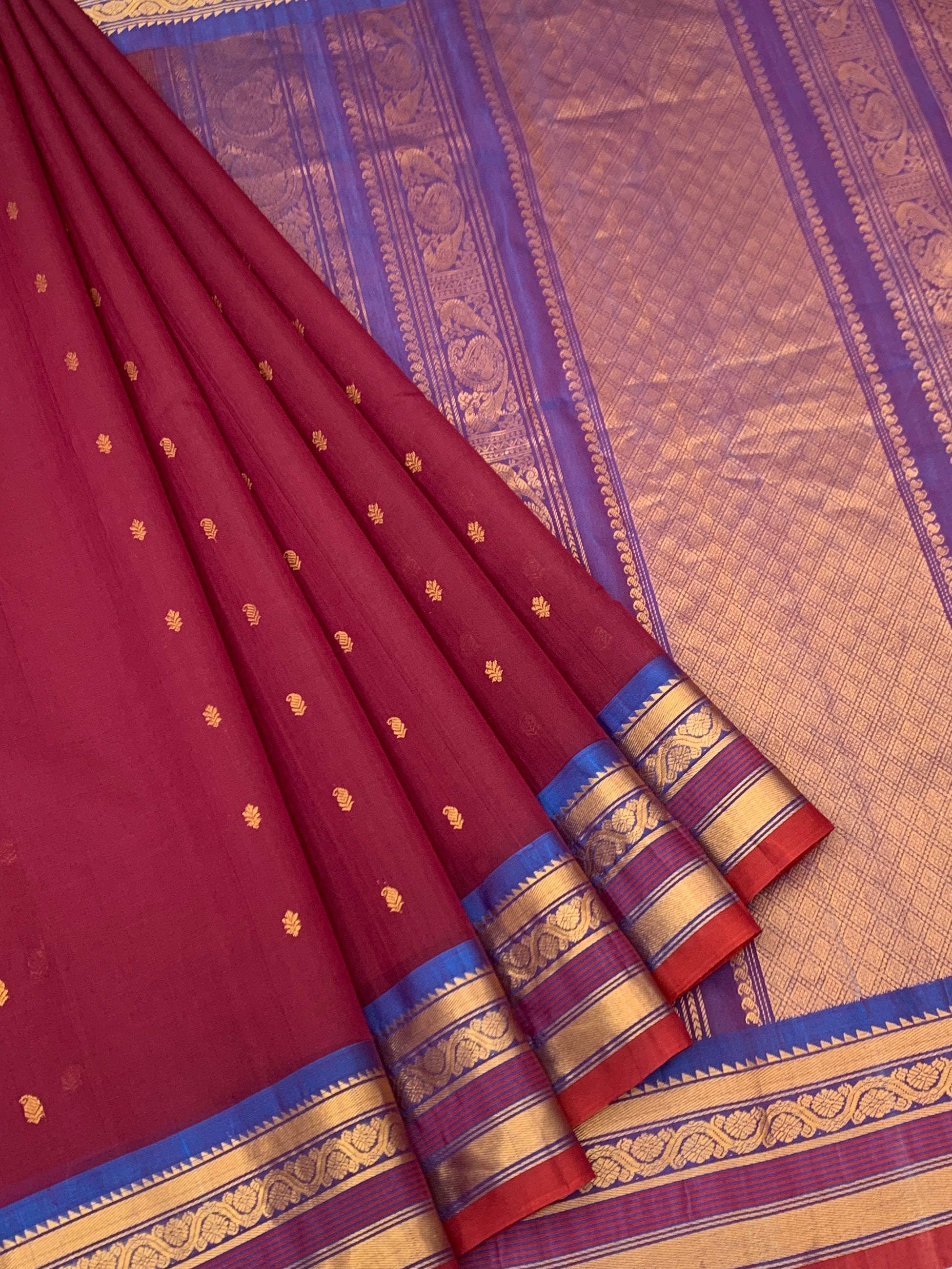 Handloom Gadwal Cotton Saree In Maroon Colour