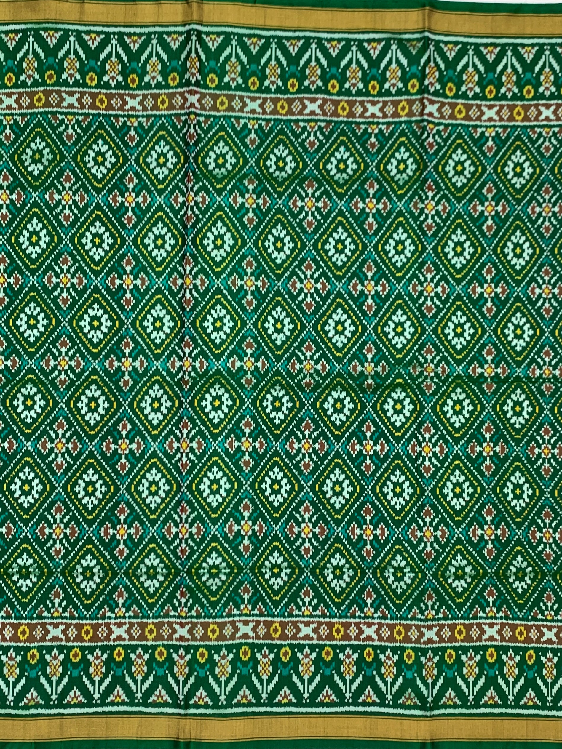 Emerald & Gold Heritage: Geometric Rajkot Patola Silk Saree