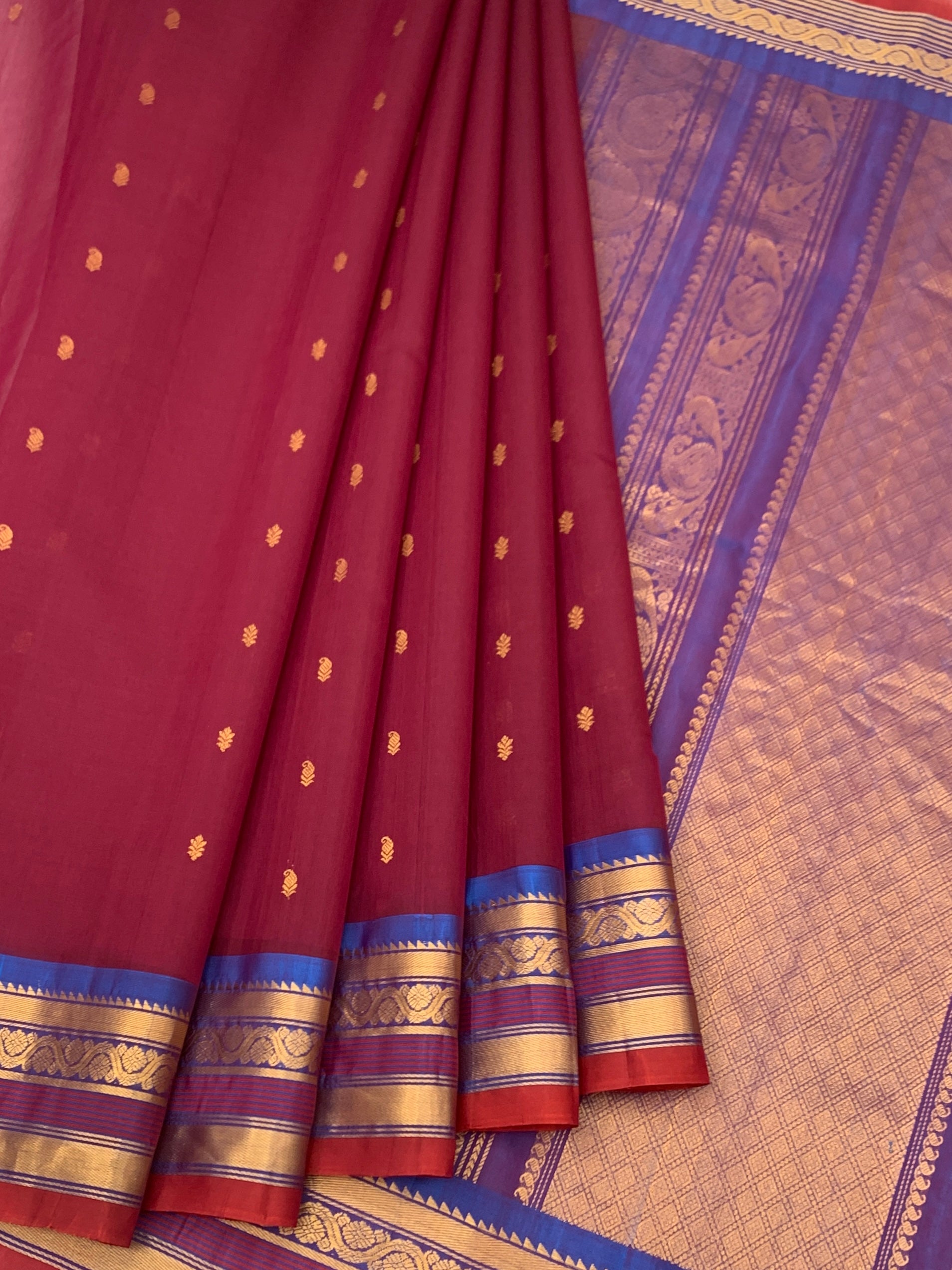 Handloom Gadwal Cotton Saree In Maroon Colour