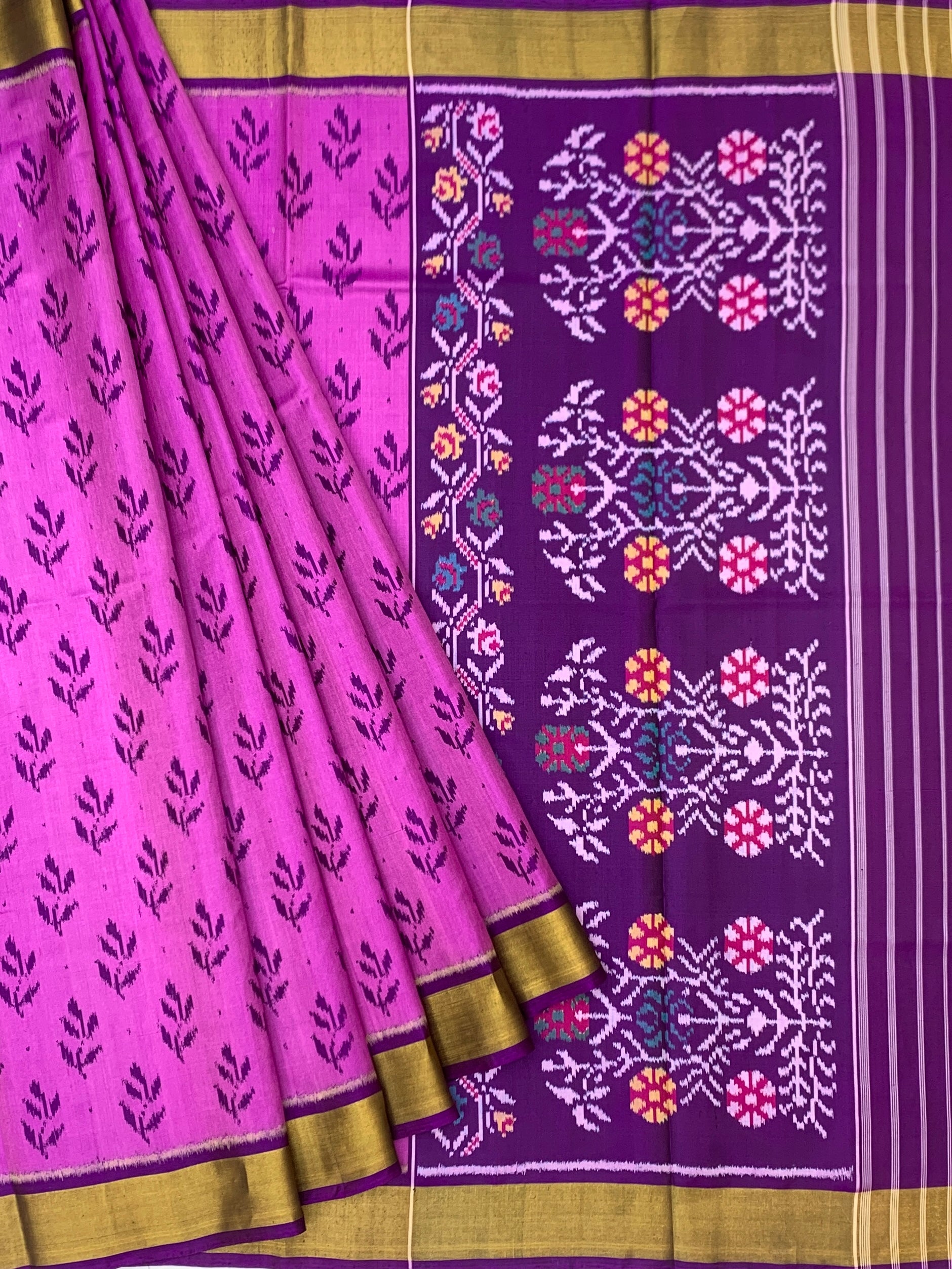 Fuchsia & Aubergine: Floral Ikat Rajkot Patola Silk Saree