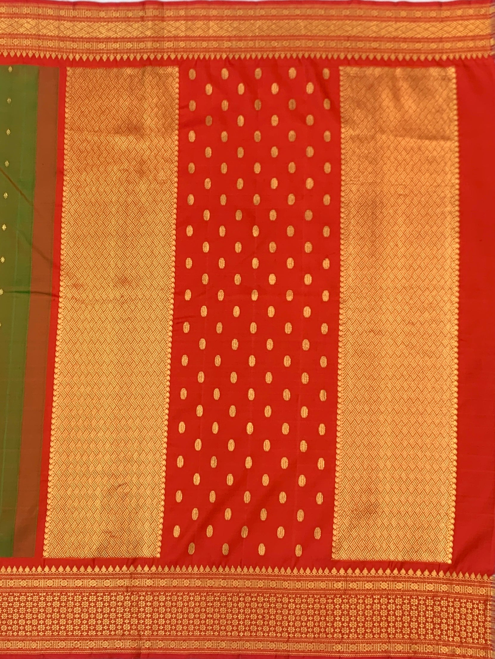 Olive Green & Crimson Red Handloom Gadwal Twill Pattu Saree