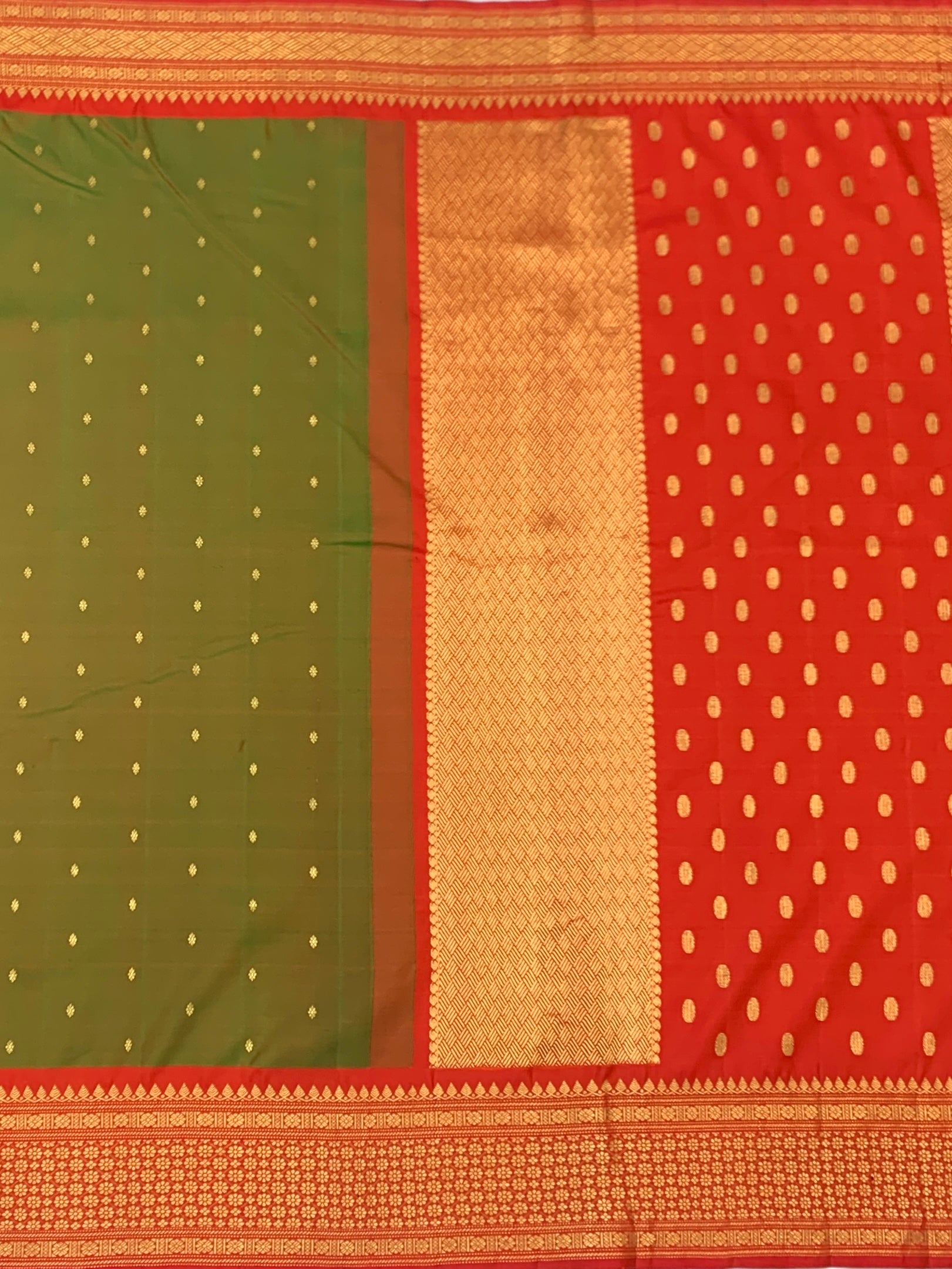 Olive Green & Crimson Red Handloom Gadwal Twill Pattu Saree
