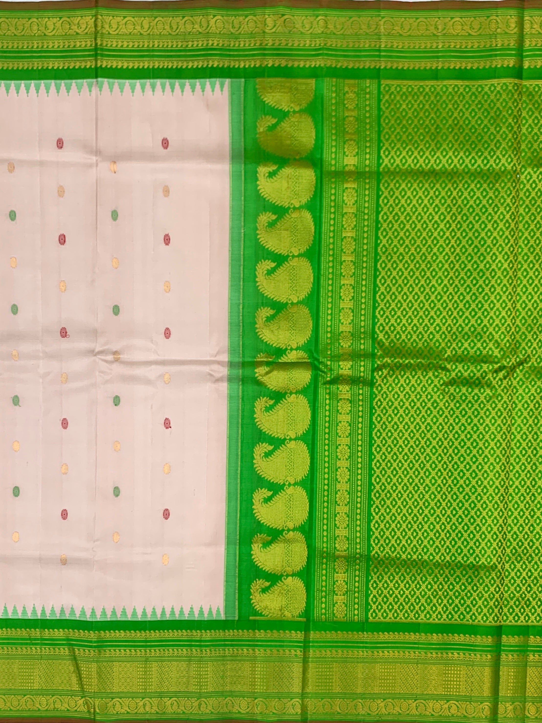 Gadwal Pattu Saree Light Oninon-Pink In Colour