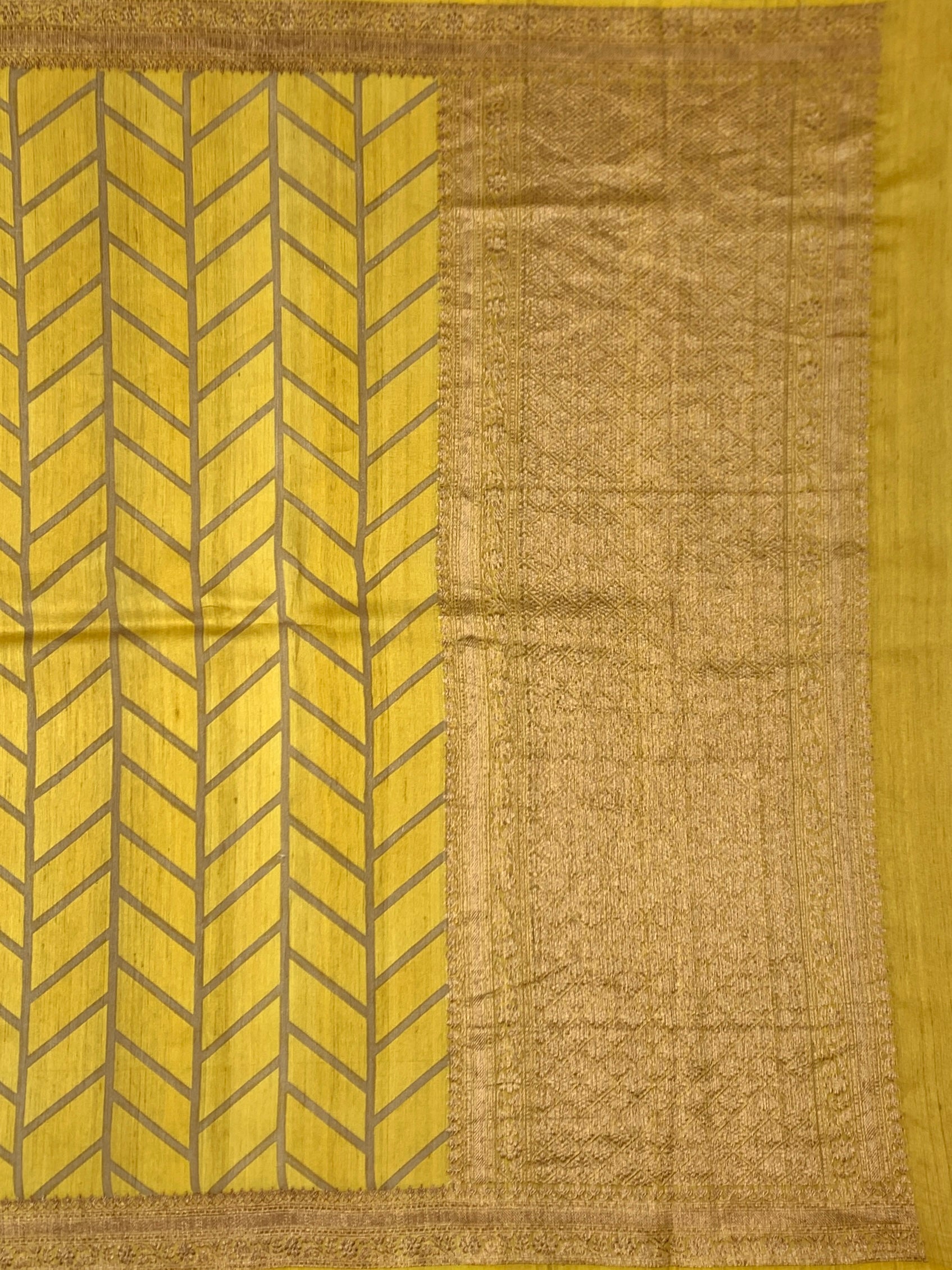 Radiant Mustard Yellow Herringbone Tussore Saree with Zari Pallu